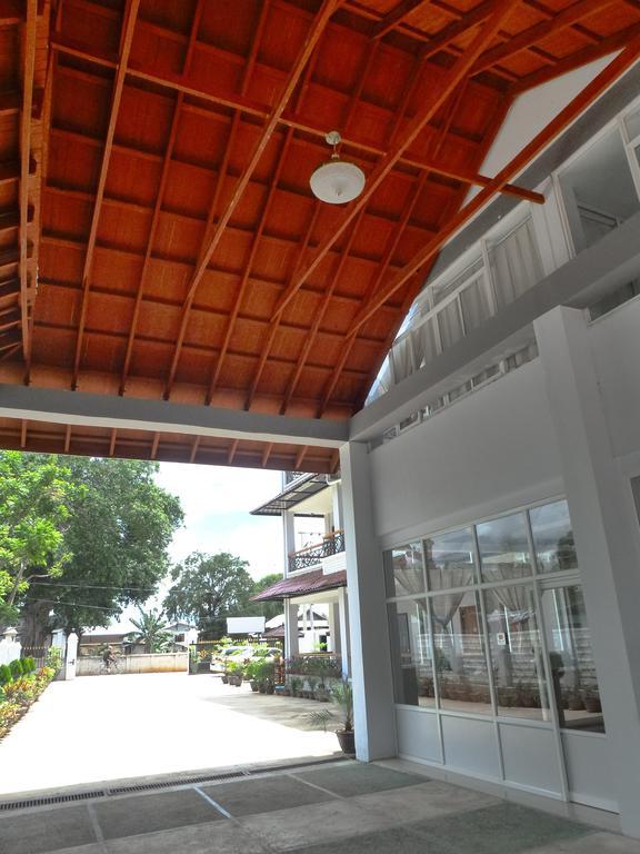 Golden Lotus Inle Hotel Nyaungshwe Township Exterior photo