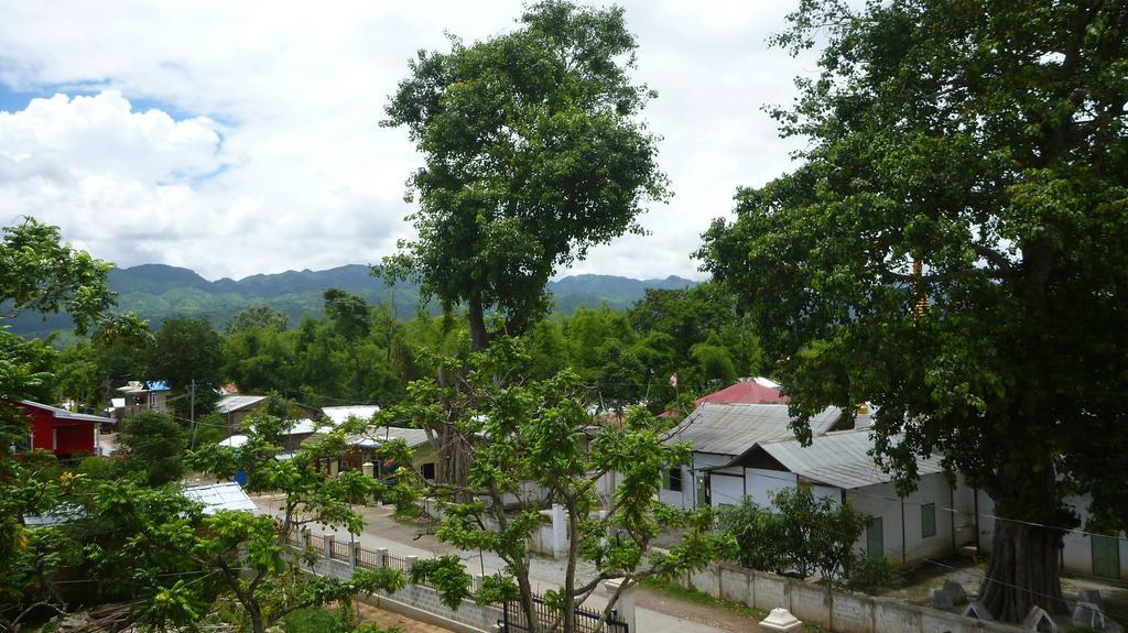 Golden Lotus Inle Hotel Nyaungshwe Township Exterior photo