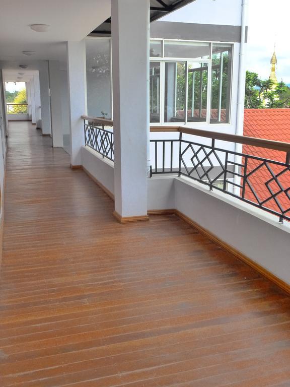Golden Lotus Inle Hotel Nyaungshwe Township Exterior photo