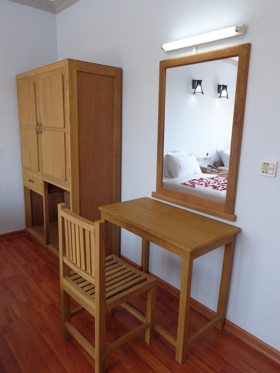Golden Lotus Inle Hotel Nyaungshwe Township Room photo