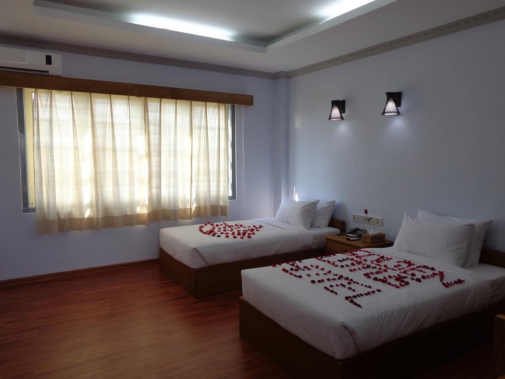 Golden Lotus Inle Hotel Nyaungshwe Township Exterior photo