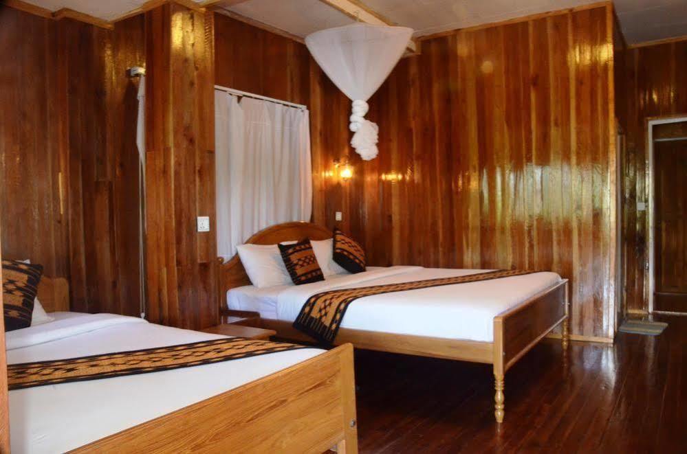 Golden Lotus Inle Hotel Nyaungshwe Township Exterior photo
