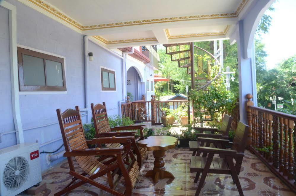 Golden Lotus Inle Hotel Nyaungshwe Township Exterior photo