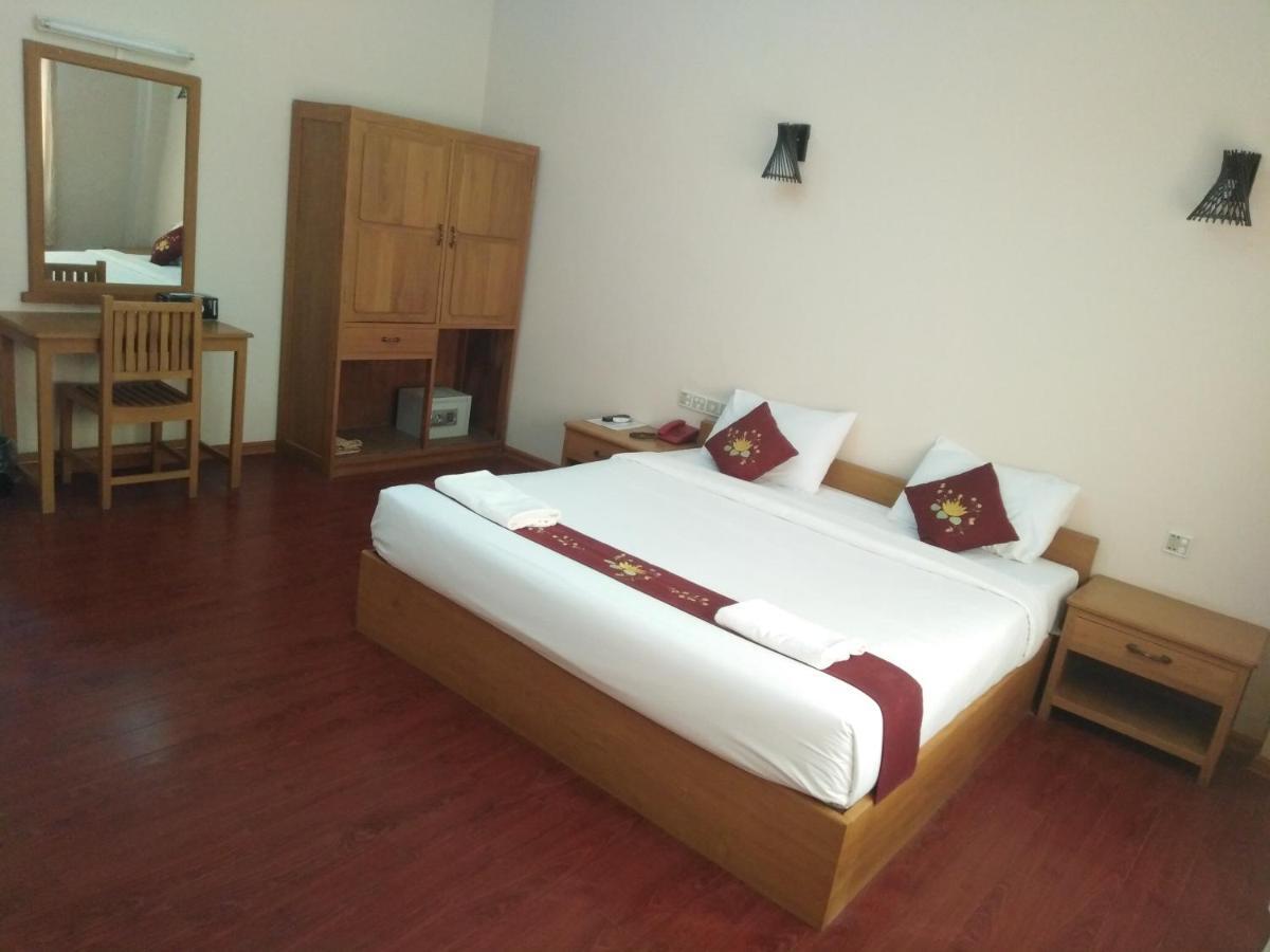 Golden Lotus Inle Hotel Nyaungshwe Township Exterior photo